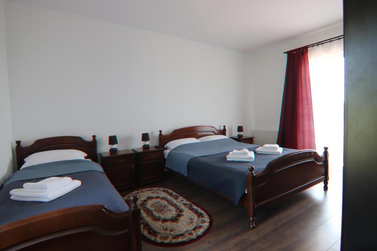 Pensiunea Emelys, Iasi Barnova Bagian luar foto