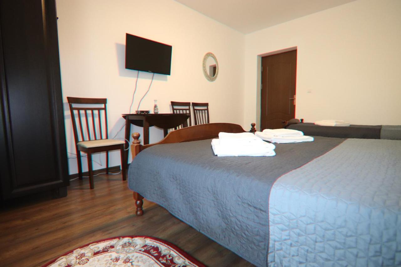Pensiunea Emelys, Iasi Barnova Bagian luar foto