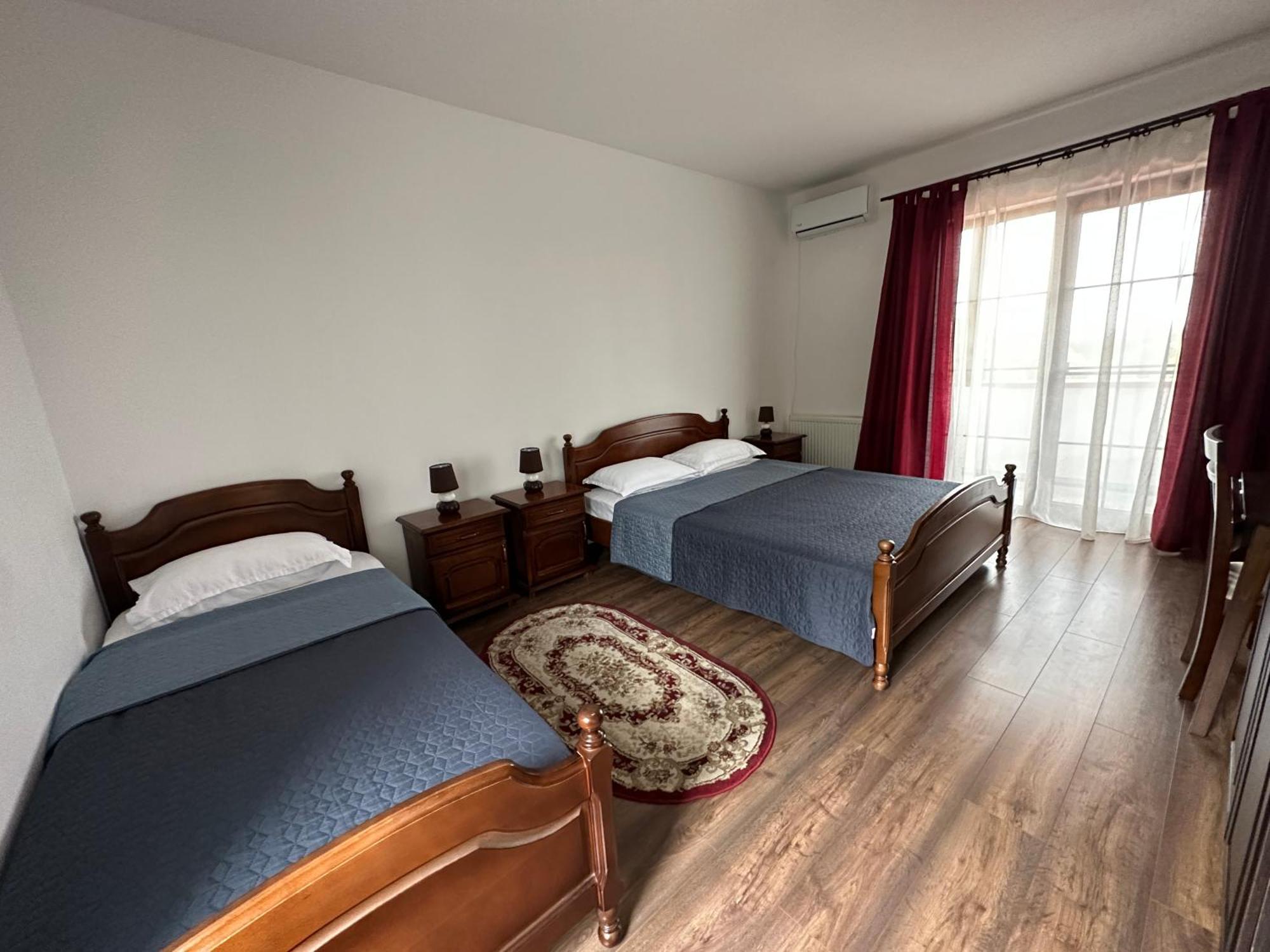 Pensiunea Emelys, Iasi Barnova Bagian luar foto