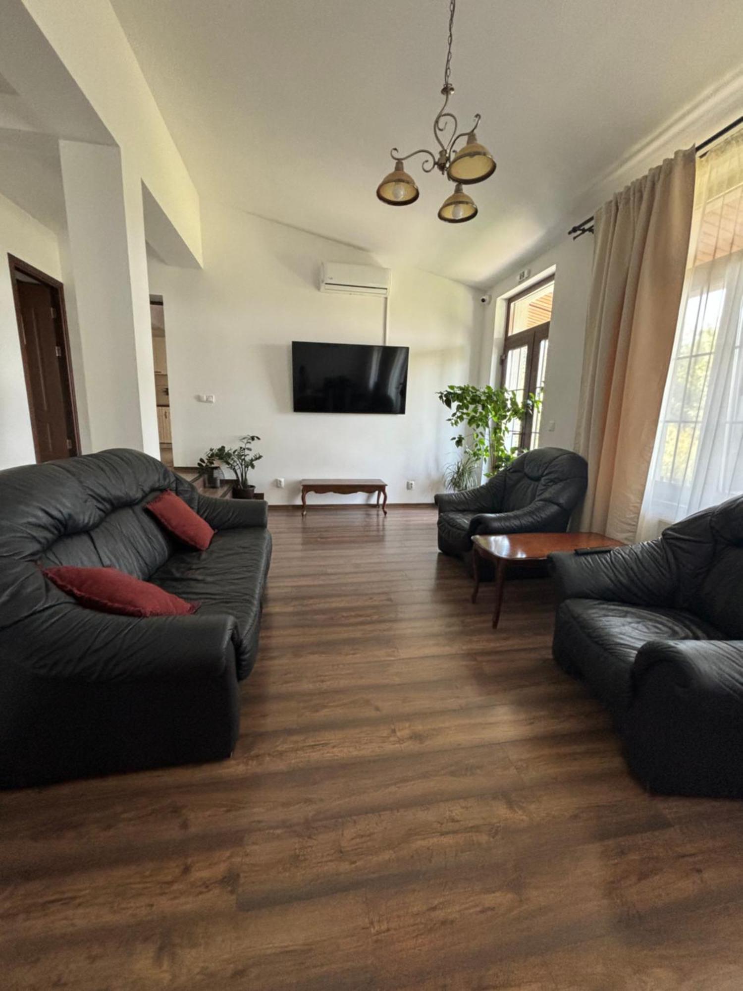 Pensiunea Emelys, Iasi Barnova Bagian luar foto